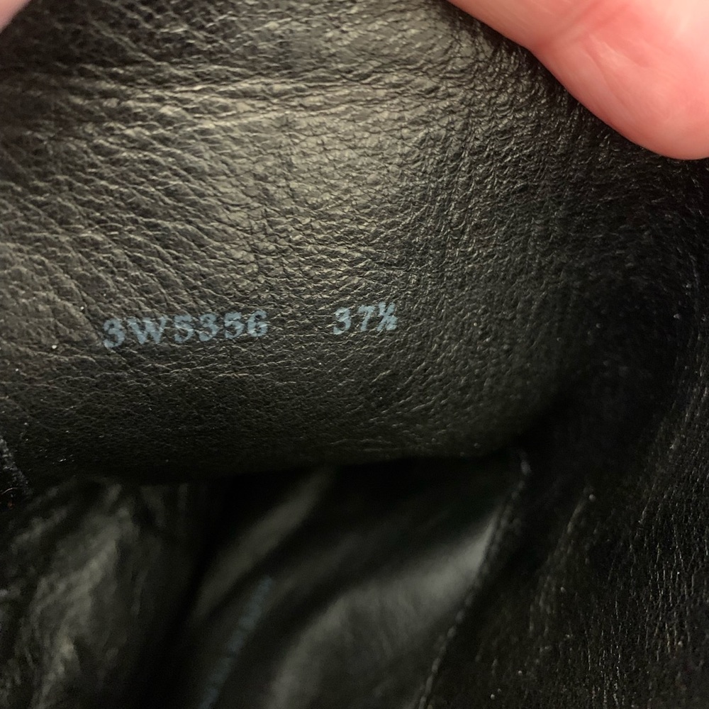 Prada Black Leather Soft Deer Skin
Double Buckle Boots 3W5356 EU37.5 US 7 - Picture 9 of 12